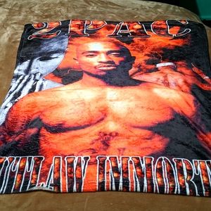 Tupac shakur throw